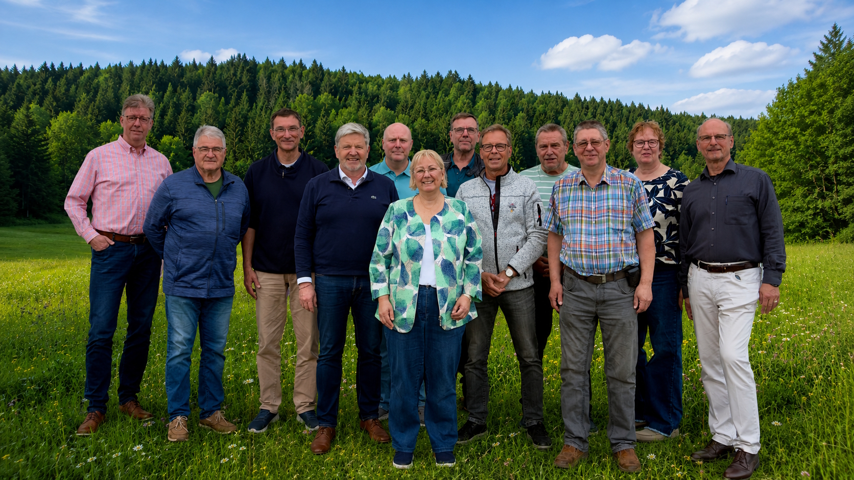Das Team f�r den Stadtrat, v.l.n.r:  J�rg Wilke, Dr. Volker Zahn, Bernd Zander, Henning Bitter, Thomas Busche, Stephanie Harms, Gerald M�ller, Andreas Graubner, Heinz Waldraff, J�rg Garbe, Ilse Baxmann und Michael Sennholz. Es fehlt Hannes Pieper.